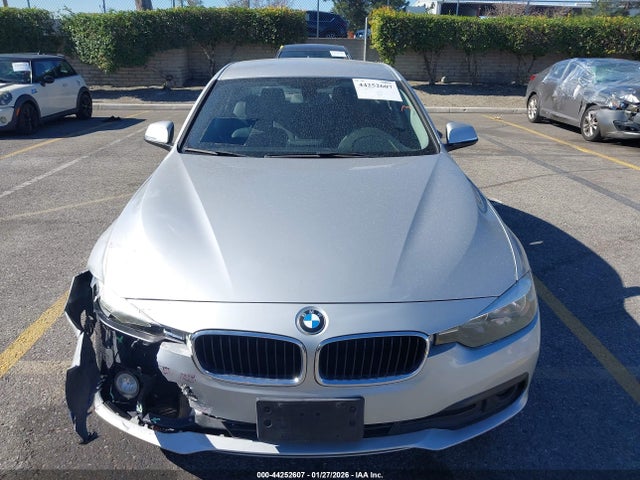 Продажа на аукционе авто 2016 Bmw 320i, vin: WBA8E1G53GNU10328, номер лота: 44252607