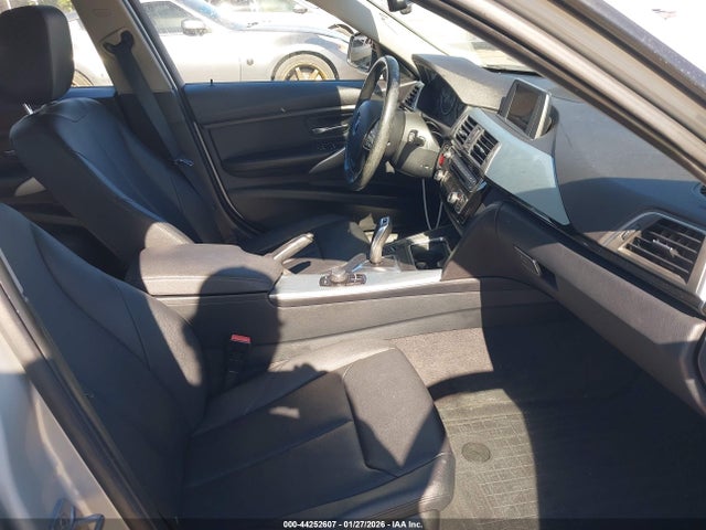 Продажа на аукционе авто 2016 Bmw 320i, vin: WBA8E1G53GNU10328, номер лота: 44252607