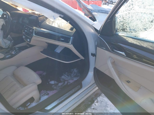 44252611 :رقم المزاد ، WBAJA7C55KWW19028 vin ، 2019 Bmw 530i Xdrive مزاد بيع