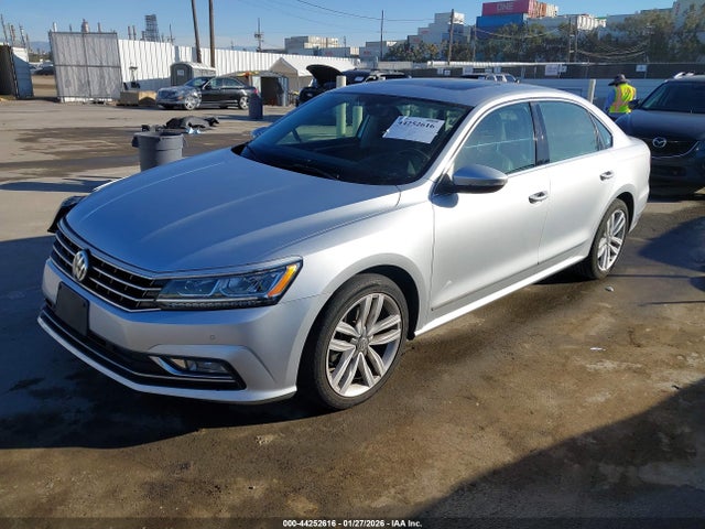 1VWGT7A3XHC047406 Volkswagen Passat 1.8t Se