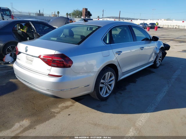 1VWGT7A3XHC047406 Volkswagen Passat 1.8t Se