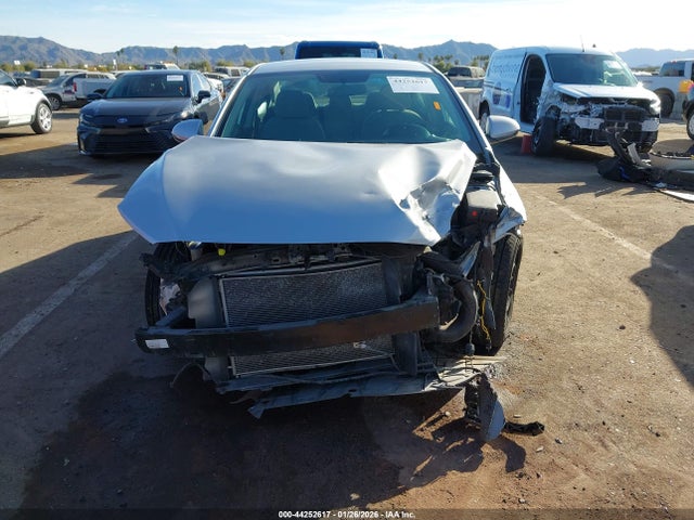 5NPD74LF7JH353523 Hyundai ELANTRA SE