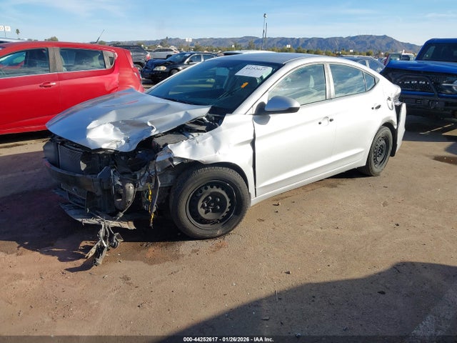 5NPD74LF7JH353523 Hyundai ELANTRA SE