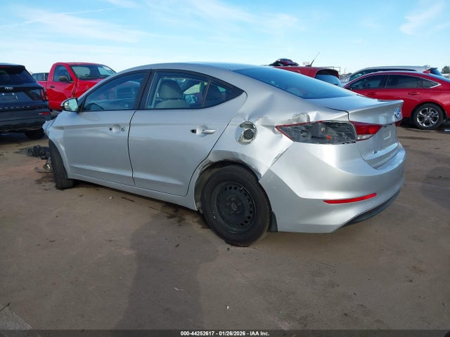 5NPD74LF7JH353523 Hyundai ELANTRA SE
