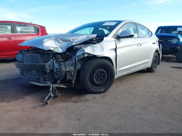 5NPD74LF7JH353523 Hyundai ELANTRA SE