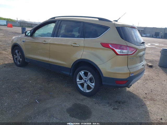 1FMCU0GXXEUD70405 Ford ESCAPE SE