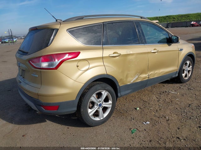 1FMCU0GXXEUD70405 Ford ESCAPE SE