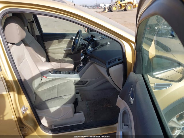 1FMCU0GXXEUD70405 Ford ESCAPE SE