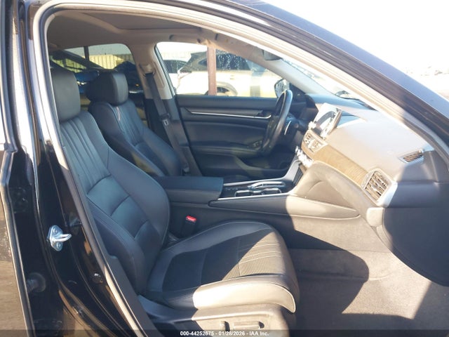 1HGCV2F92MA030067 Honda Accord Touring