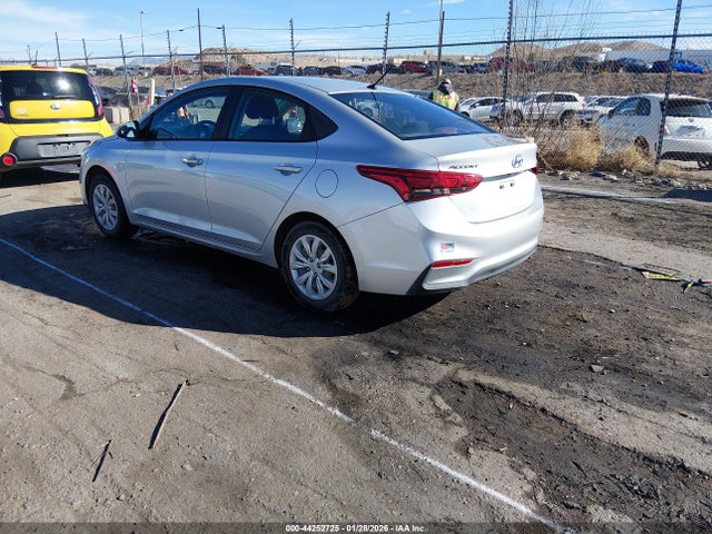 Hyundai ACCENT SE 2019 3KPC24A31KE081866 Image 3