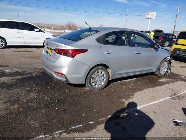 Hyundai ACCENT SE 2019 3KPC24A31KE081866 Image 4