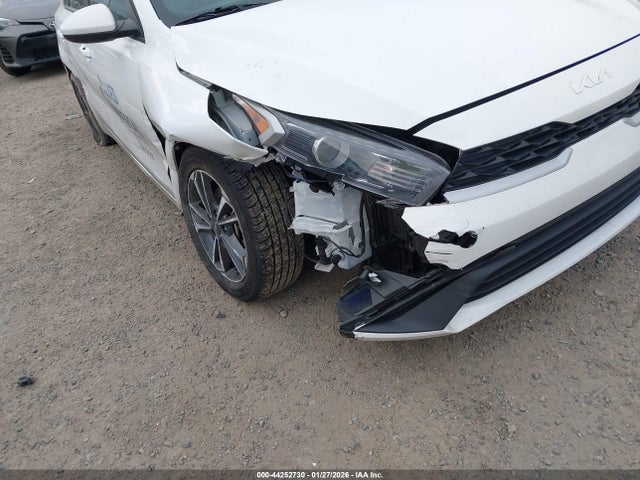 3KPF24AD1RE700644 KIA Forte Lxs