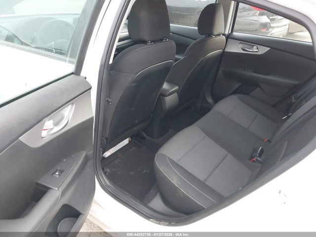 3KPF24AD1RE700644 KIA Forte Lxs