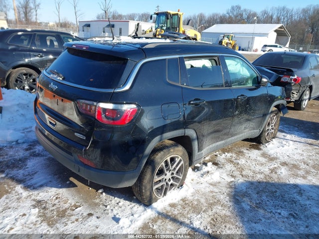 2017 JEEP NEW COMPASS 3C4NJDBB5HT660526 Photo 3