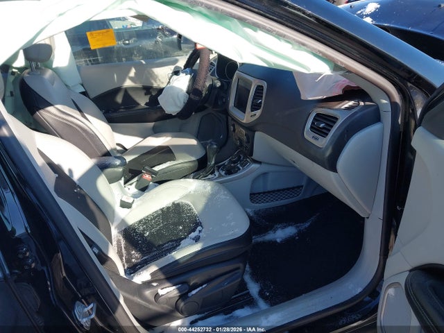 2017 JEEP NEW COMPASS 3C4NJDBB5HT660526 Photo 4