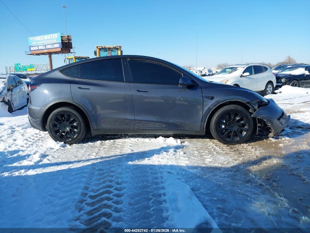 44252742 :رقم المزاد ، 5YJYGDEE1MF070396 vin ، 2021 Tesla Model Y Long Range Dual Motor All-wheel Drive مزاد بيع