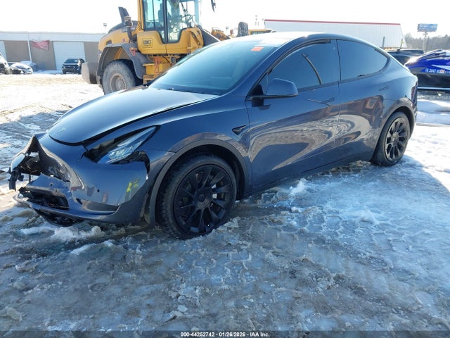 44252742 :رقم المزاد ، 5YJYGDEE1MF070396 vin ، 2021 Tesla Model Y Long Range Dual Motor All-wheel Drive مزاد بيع