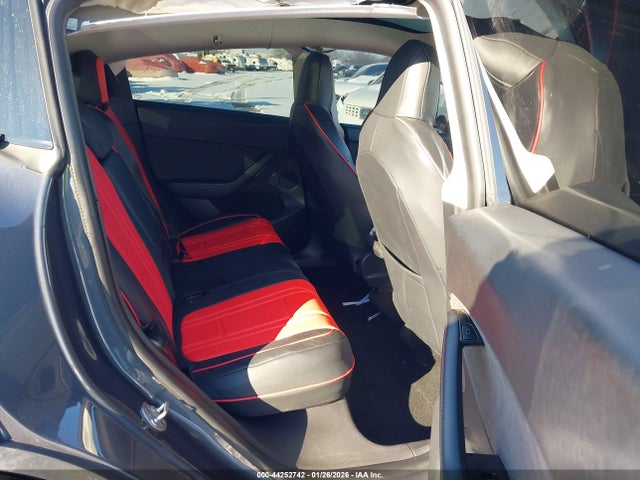 44252742 :رقم المزاد ، 5YJYGDEE1MF070396 vin ، 2021 Tesla Model Y Long Range Dual Motor All-wheel Drive مزاد بيع