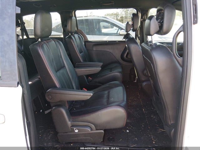 2C4RDGEG8JR205261 Dodge Grand Caravan Gt