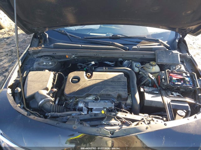 1G1ZD5ST2NF104227 Chevrolet Malibu Fwd Lt
