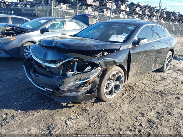 1G1ZD5ST2NF104227 Chevrolet Malibu Fwd Lt