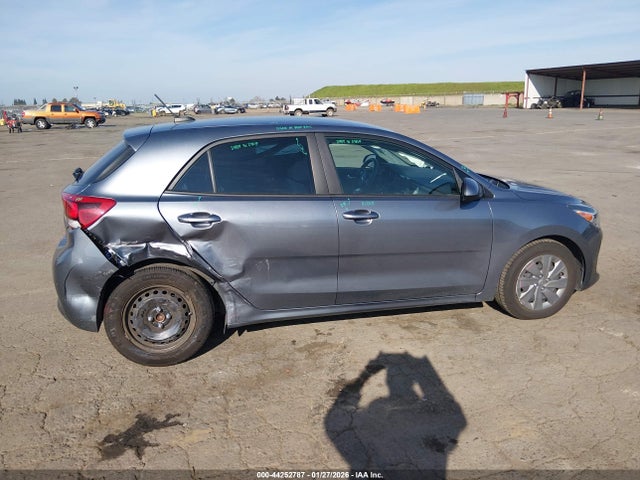 3KPA25AD9LE328901 KIA Rio 5-door S