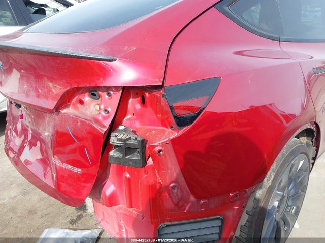 44252789 :رقم المزاد ، 7SAYGDEF2RF021761 vin ، 2024 Tesla Model Y Performance Dual Motor All-wheel Drive مزاد بيع