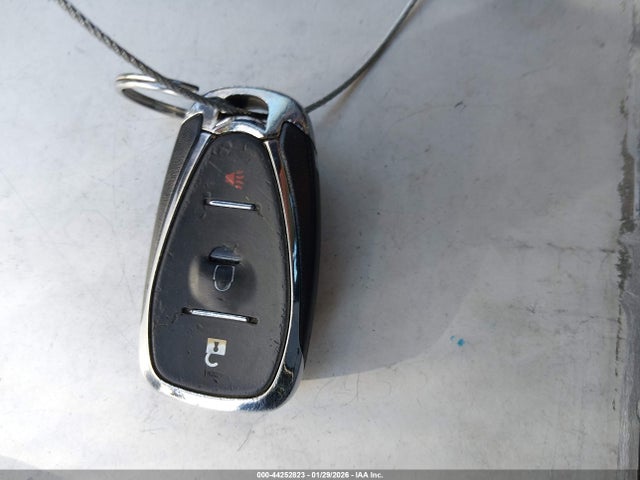 2GNAXSEV8L6133205 Chevrolet Equinox Awd Ls