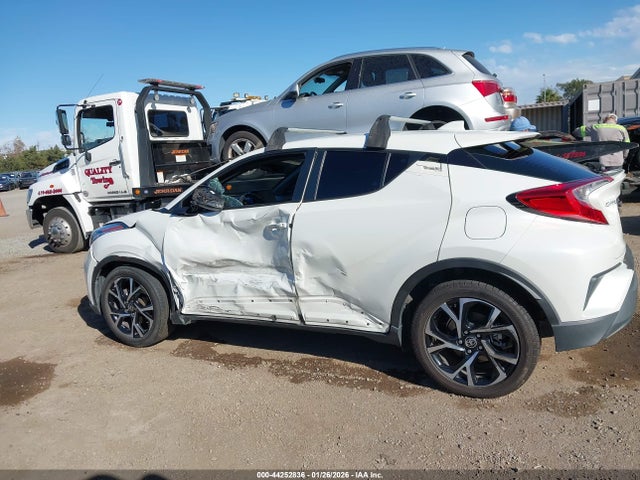 Toyota C-HR XLE 2021 NMTKHMBX2MR139955 Image 15