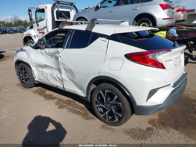 Toyota C-HR XLE 2021 NMTKHMBX2MR139955 Image 3