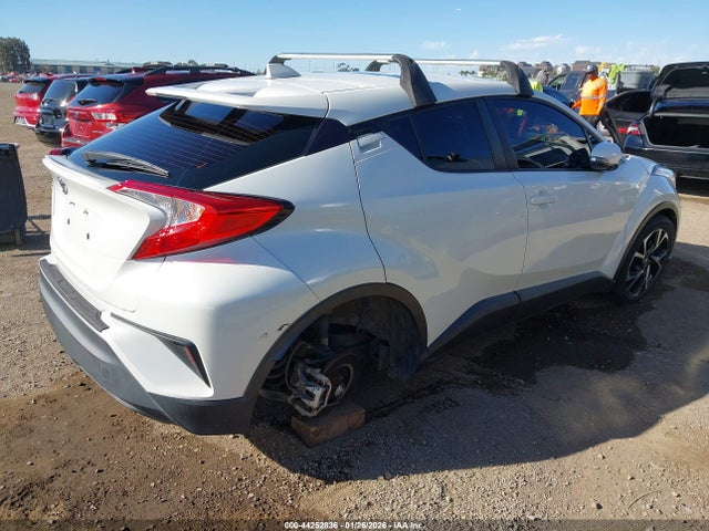 Toyota C-HR XLE 2021 NMTKHMBX2MR139955 Image 4