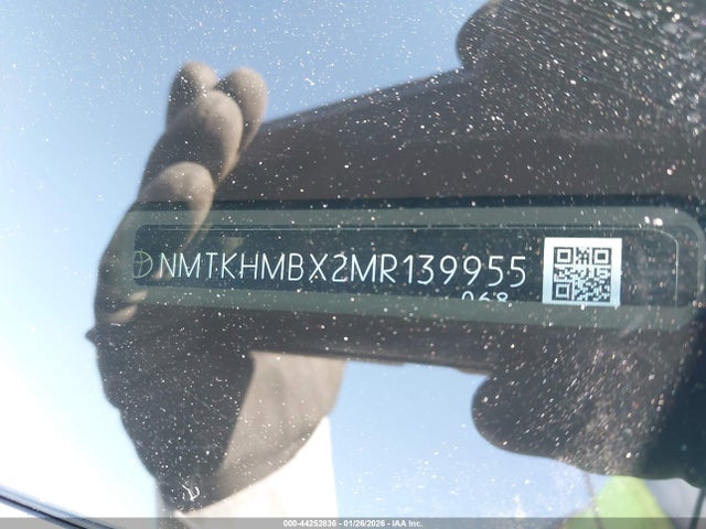 Toyota C-HR XLE 2021 NMTKHMBX2MR139955 Image 9