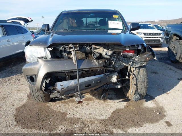 Продаж на аукціоні авто 2015 Toyota Tacoma Base V6, vin: 3TMLU4EN5FM192440, номер лоту: 44252841