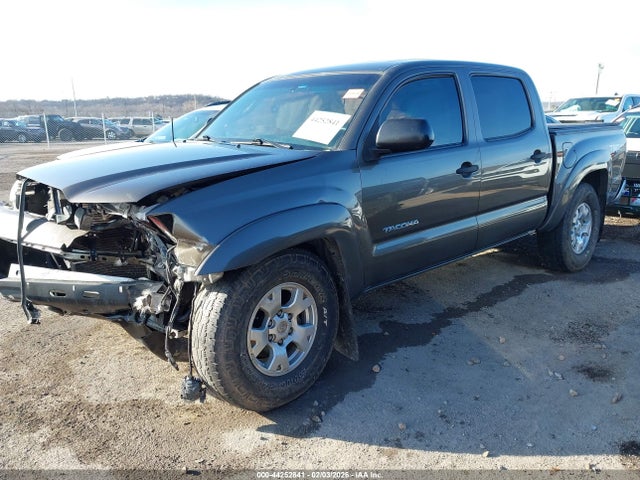 Продаж на аукціоні авто 2015 Toyota Tacoma Base V6, vin: 3TMLU4EN5FM192440, номер лоту: 44252841