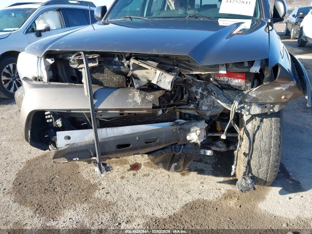 Продаж на аукціоні авто 2015 Toyota Tacoma Base V6, vin: 3TMLU4EN5FM192440, номер лоту: 44252841