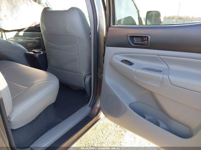 Продаж на аукціоні авто 2015 Toyota Tacoma Base V6, vin: 3TMLU4EN5FM192440, номер лоту: 44252841