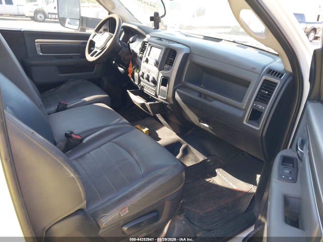 3C7WRMCL0GG200804 RAM 5500 Chassis Tradesman/slt