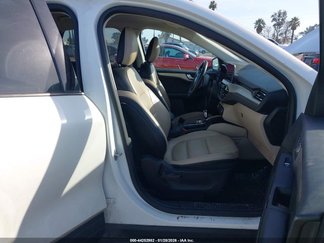 1FMCU9H68MUA65767 Ford ESCAPE SEL