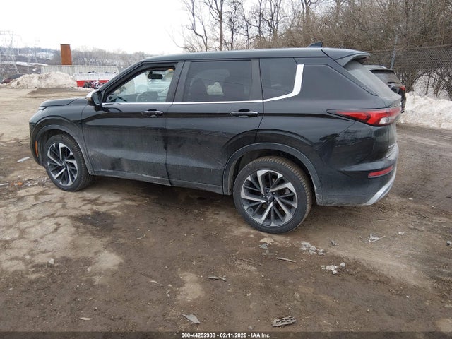 2022 MITSUBISHI OUTLANDER JA4J4UA88NZ062747 Photo 2