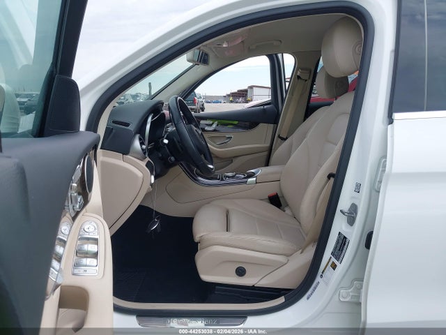 44253038 :رقم المزاد ، WDC0G4JB7KV172805 vin ، 2019 Mercedes-benz Glc 300 مزاد بيع