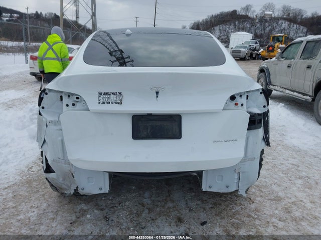 Продаж на аукціоні авто 2023 Tesla Model Y Awd/long Range Dual Motor All-wheel Drive, vin: 7SAYGDEE7PF803249, номер лоту: 44253064