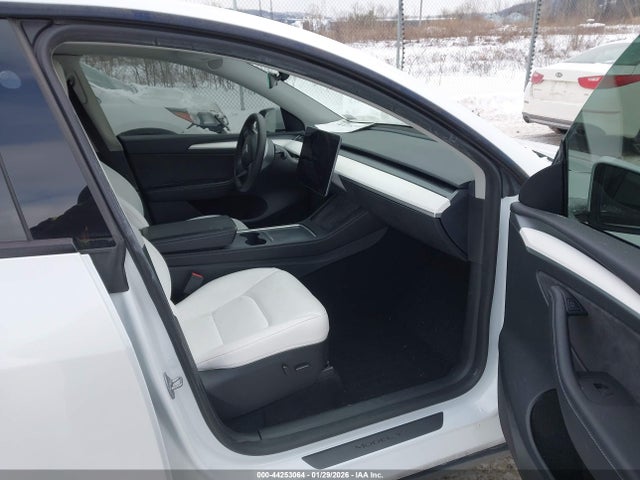2023 TESLA MODEL Y 7SAYGDEE7PF803249 Photo 4