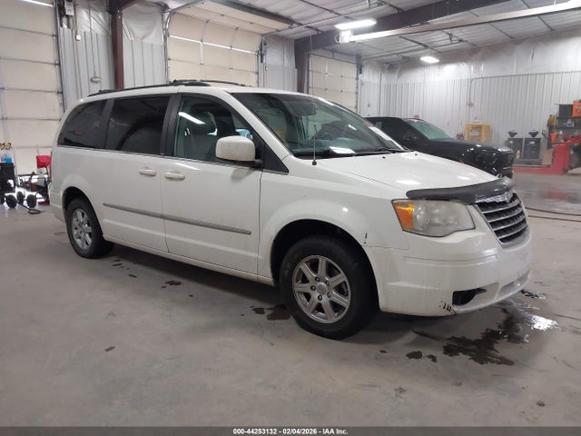 2010 Chrysler Town & Country Touring მანქანა იყიდება აუქციონზე, vin: 2A4RR5DX6AR345486, აუქციონის ნომერი: 44253132