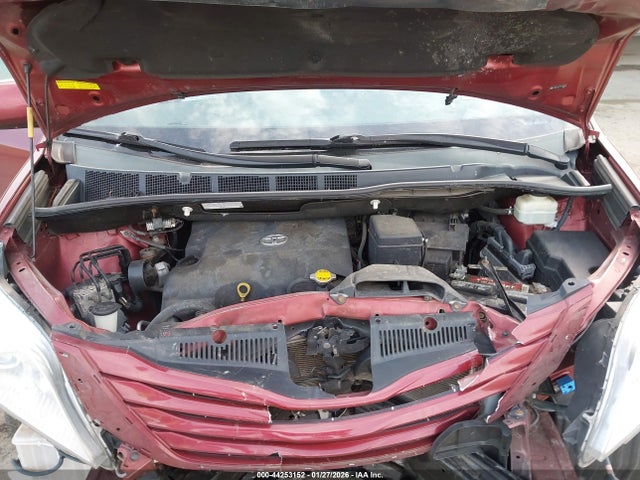 5TDKK3DC2FS597098 Toyota Sienna Le 8 Passenger