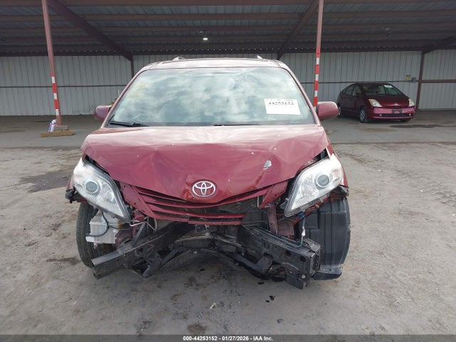 5TDKK3DC2FS597098 Toyota Sienna Le 8 Passenger