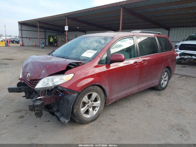 5TDKK3DC2FS597098 Toyota Sienna Le 8 Passenger