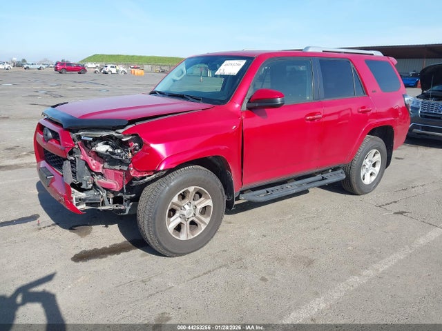 Toyota 4RUNNER SR5 2015 JTEBU5JR6F5226042 Image 2