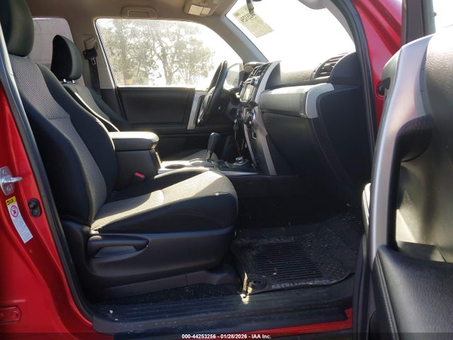 Toyota 4RUNNER SR5 2015 JTEBU5JR6F5226042 Image 5