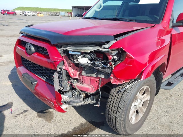 Toyota 4RUNNER SR5 2015 JTEBU5JR6F5226042 Image 6