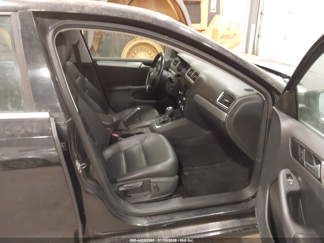 3VWD17AJ8EM368670 Volkswagen Jetta 1.8t Se